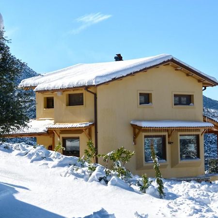 Levandes Houses กาลาวริตา ภายนอก รูปภาพ