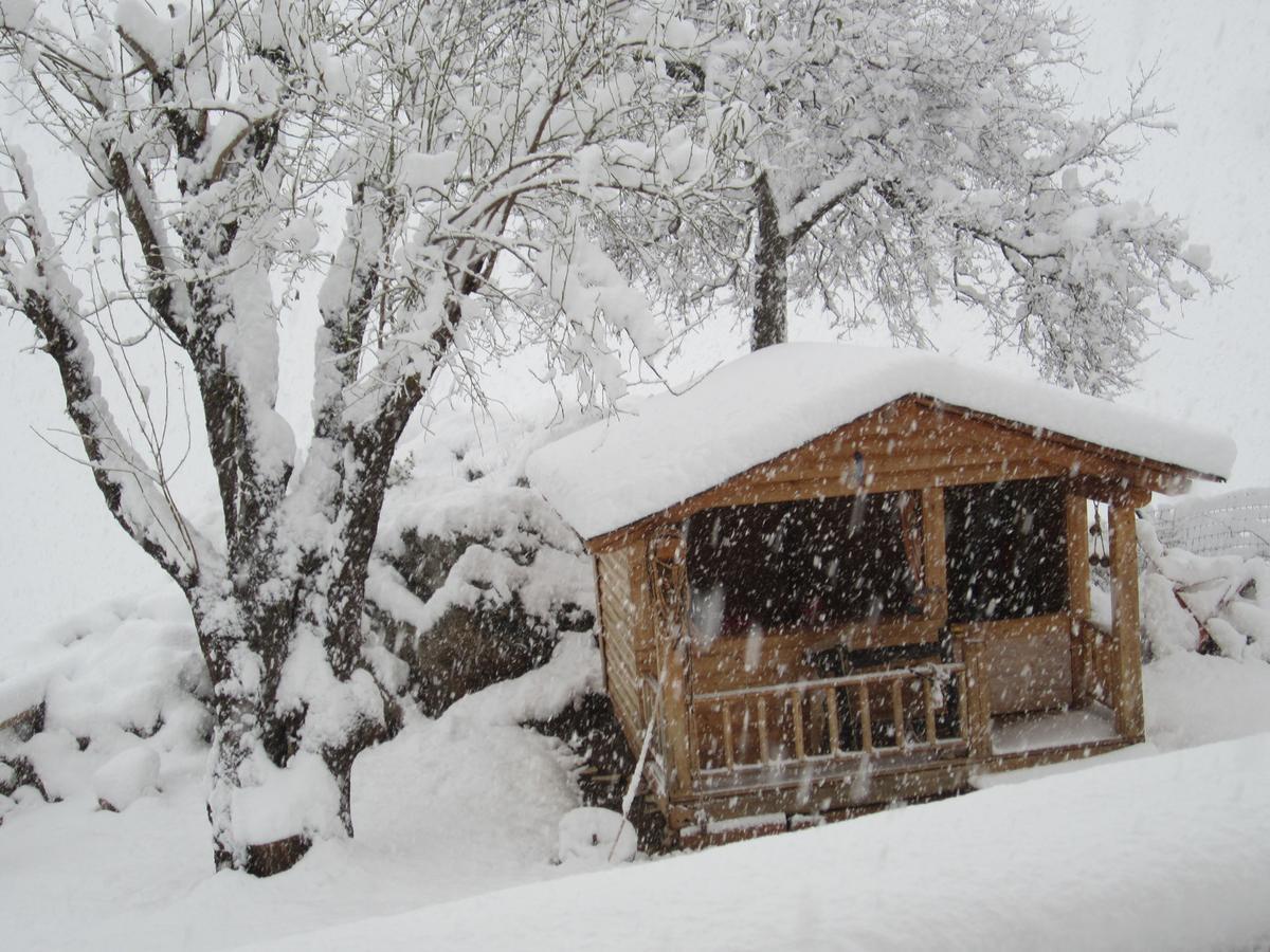 Levandes Houses กาลาวริตา ภายนอก รูปภาพ